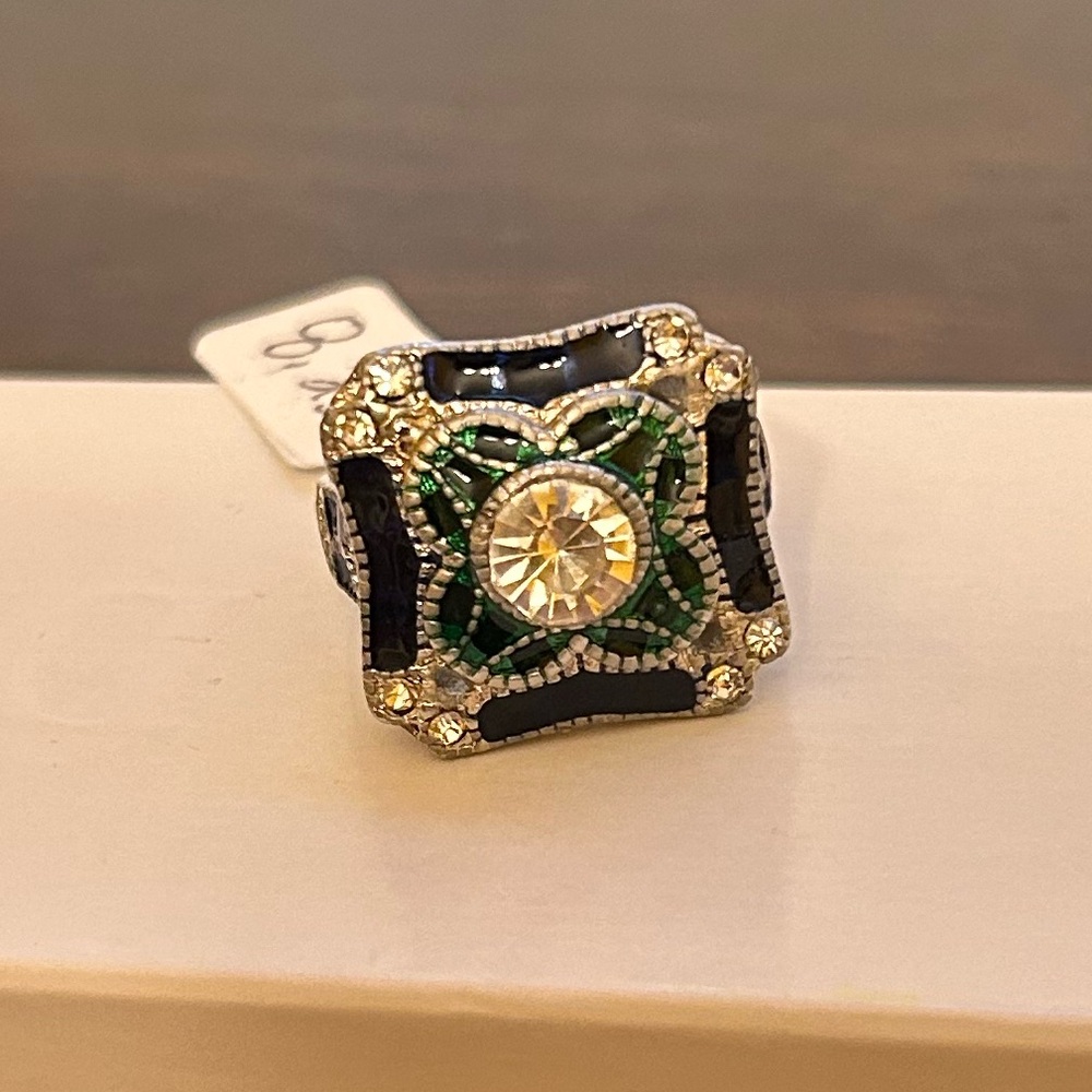 Size 8.25 Silver Tone Blue and Green Diamond Statement Ring NWOT